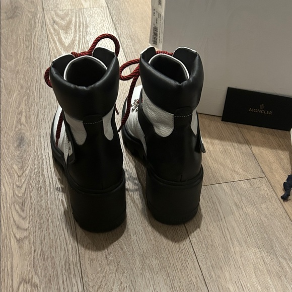 VG Moncler Women's Lace-Up Boots in White and Black with Red Accents (sz39.5) - Picture 4 of 12